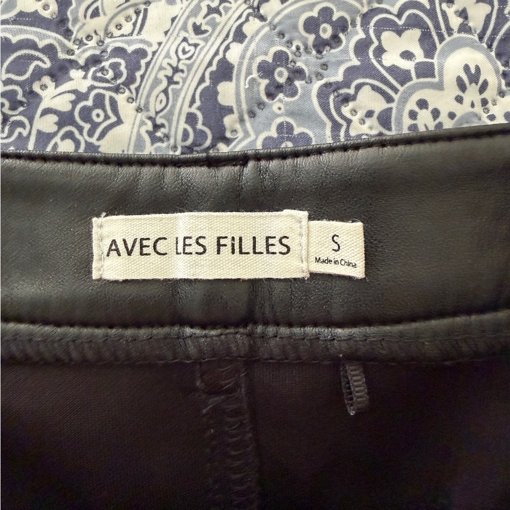 Avec Les Filles Faux Leather Black Cargo Pants in size S - Picture 5 of 5